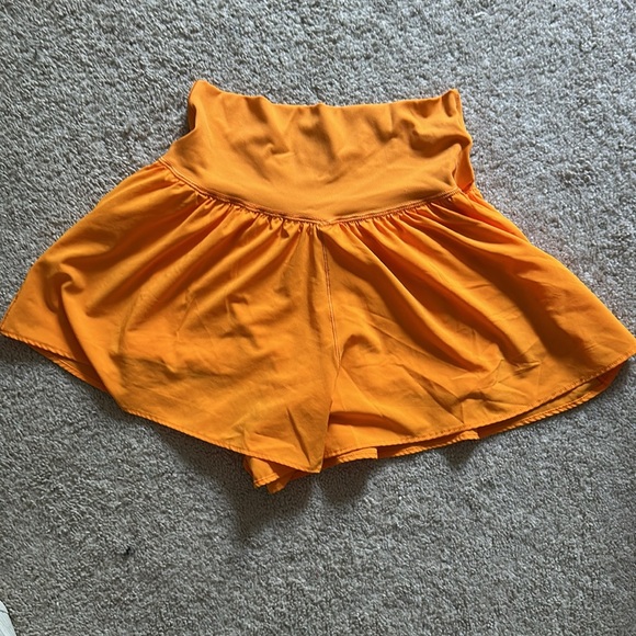 Aerie flowey shorts - Picture 3 of 4